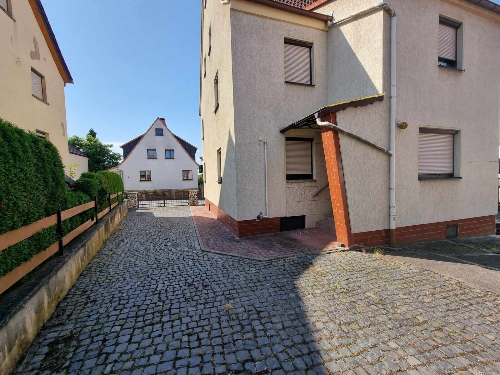 Junggebliebenes Wohnparadies für Familien + 3 Garage im Hinterhaus und Garten
