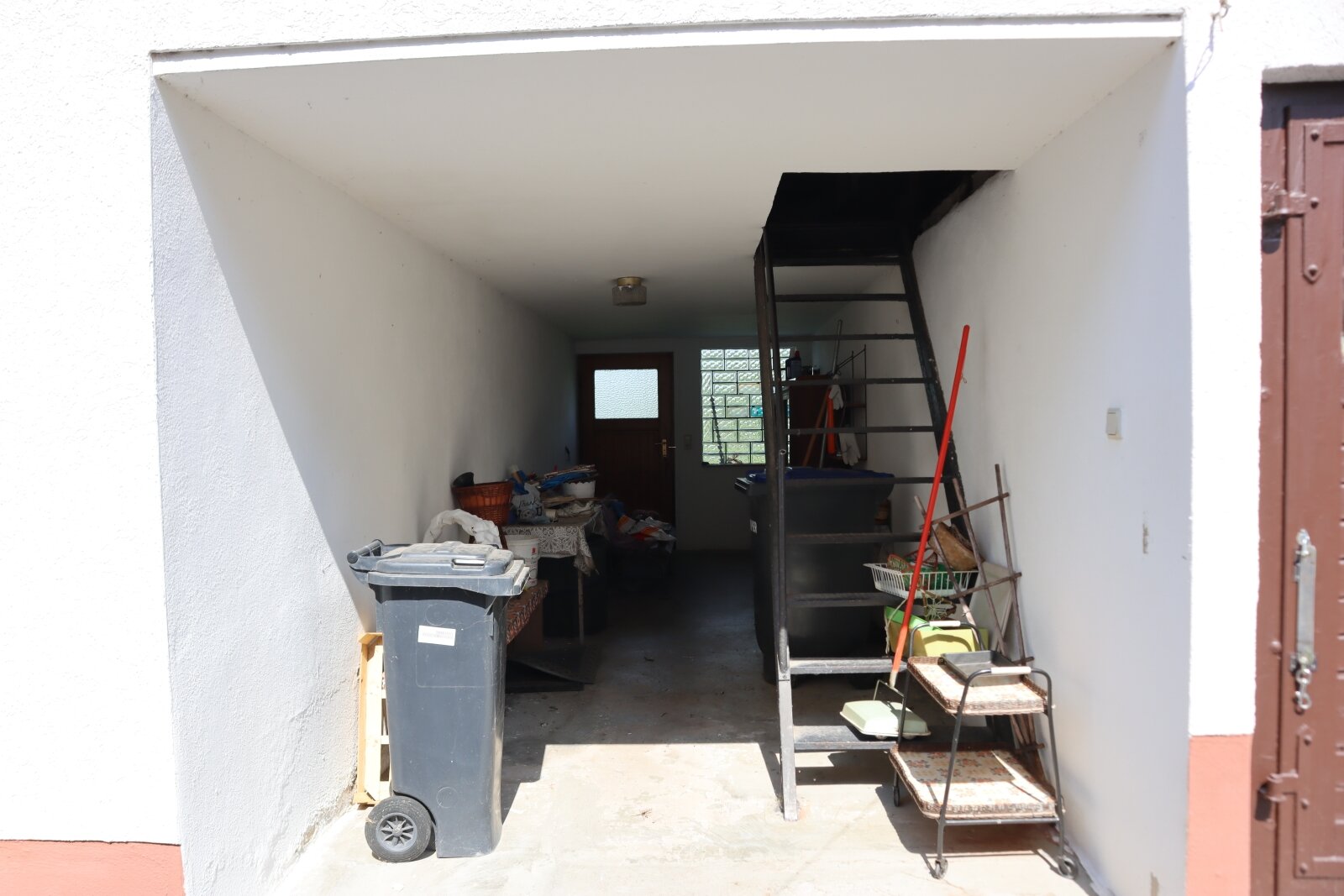 Junggebliebenes Wohnparadies für Familien + 3 Garage im Hinterhaus und Garten