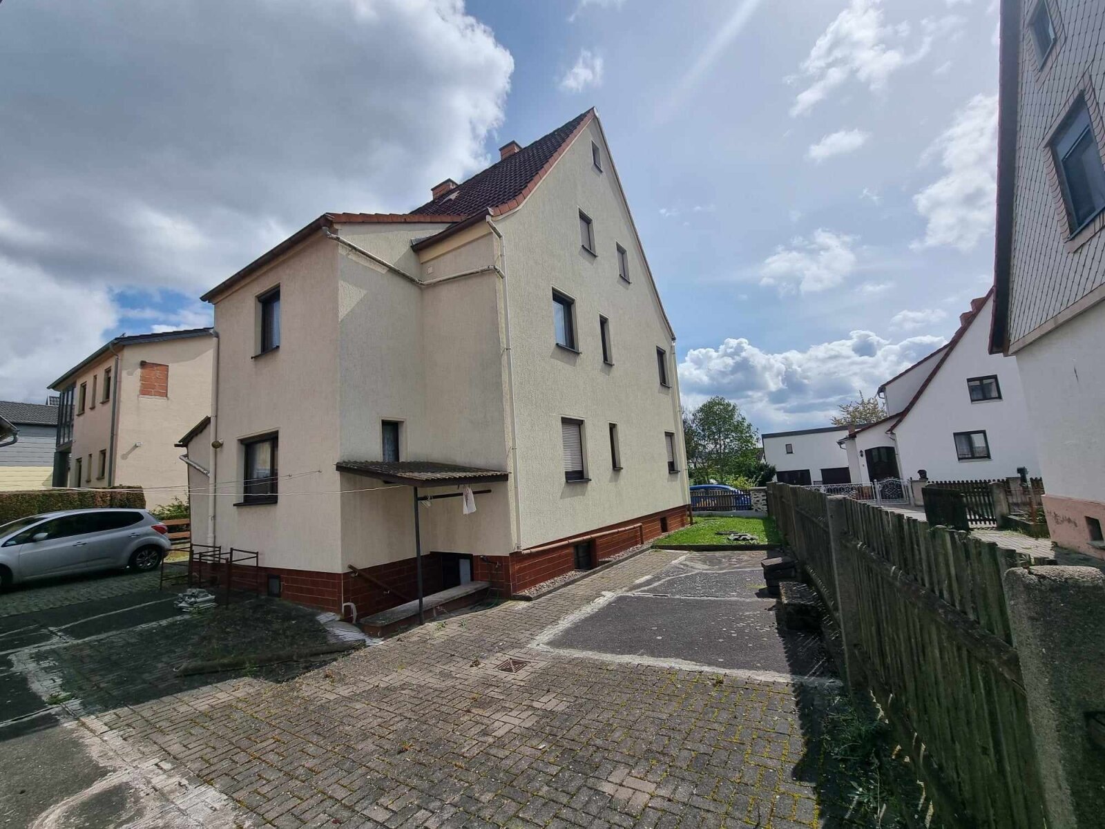 Junggebliebenes Wohnparadies für Familien + 3 Garage im Hinterhaus und Garten