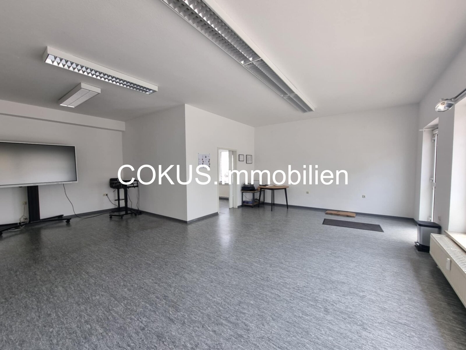 Zentrale Büroflächen mit Glasfaser – perfekt für Schulung, Beratung & mehr!