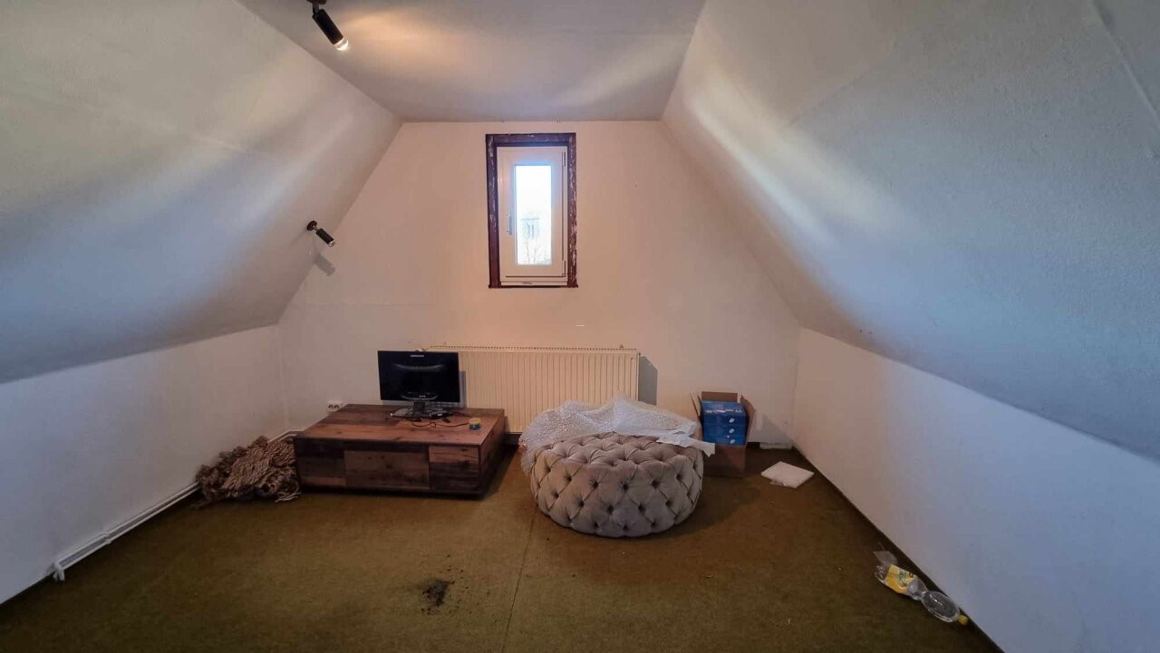 Familienensemble mit Perspektive – saniertes Einfamilienhaus, Hinterhaus, Doppelgarage & großer Garten