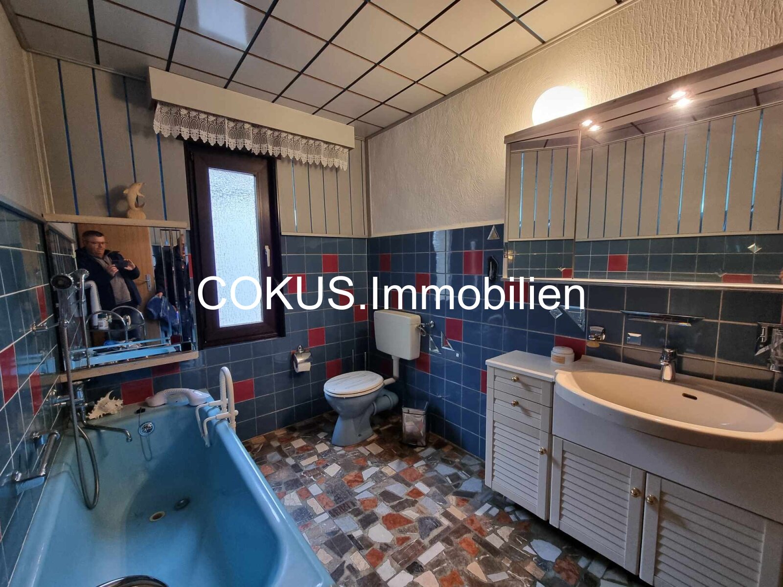 Behagliches Zuhause - größeres EFH mit Naturgarten und 3x Garage