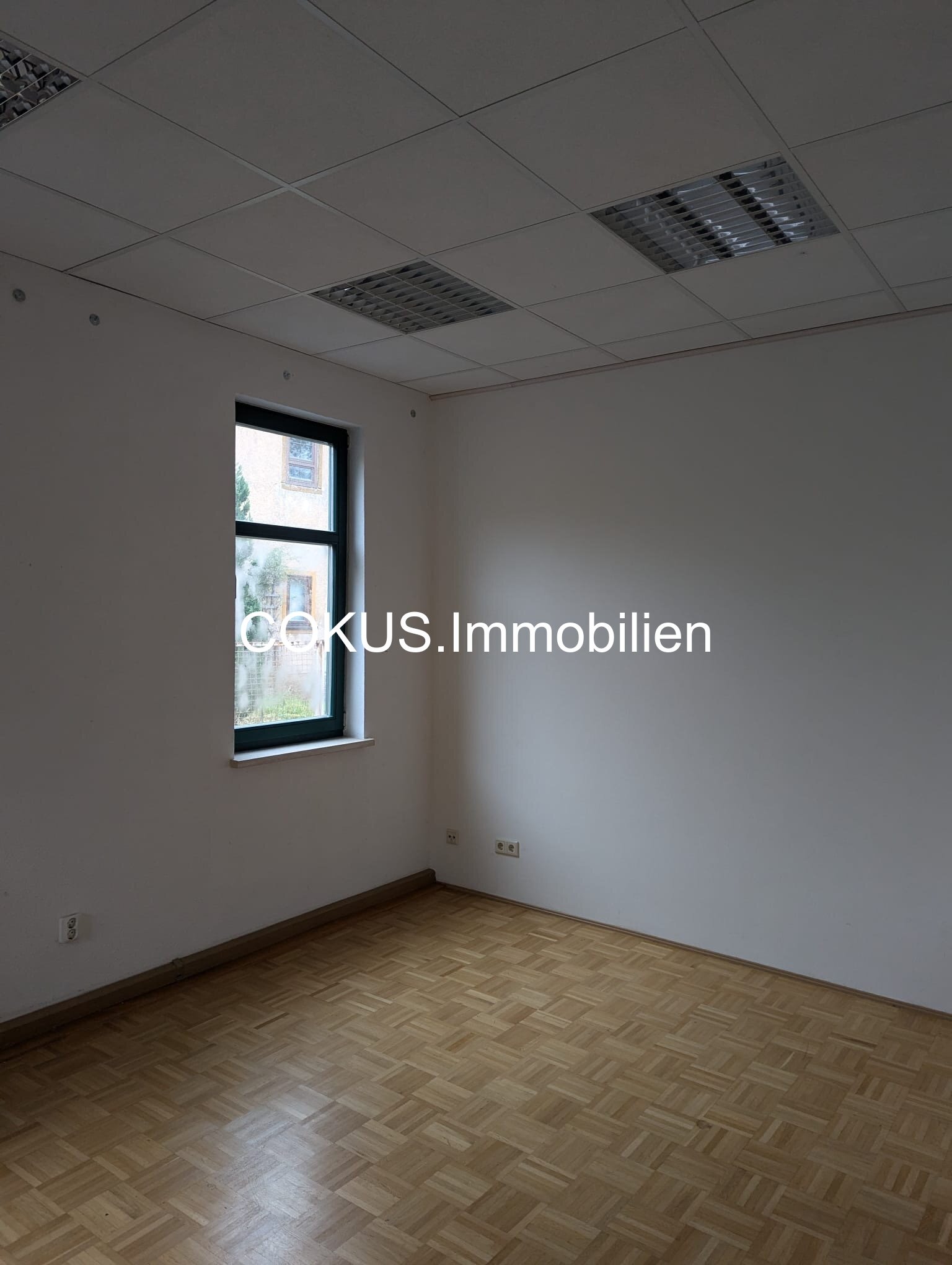 Schöne Erdgeschosswohnung mit Balkon (Terrasse) und Stellplatz