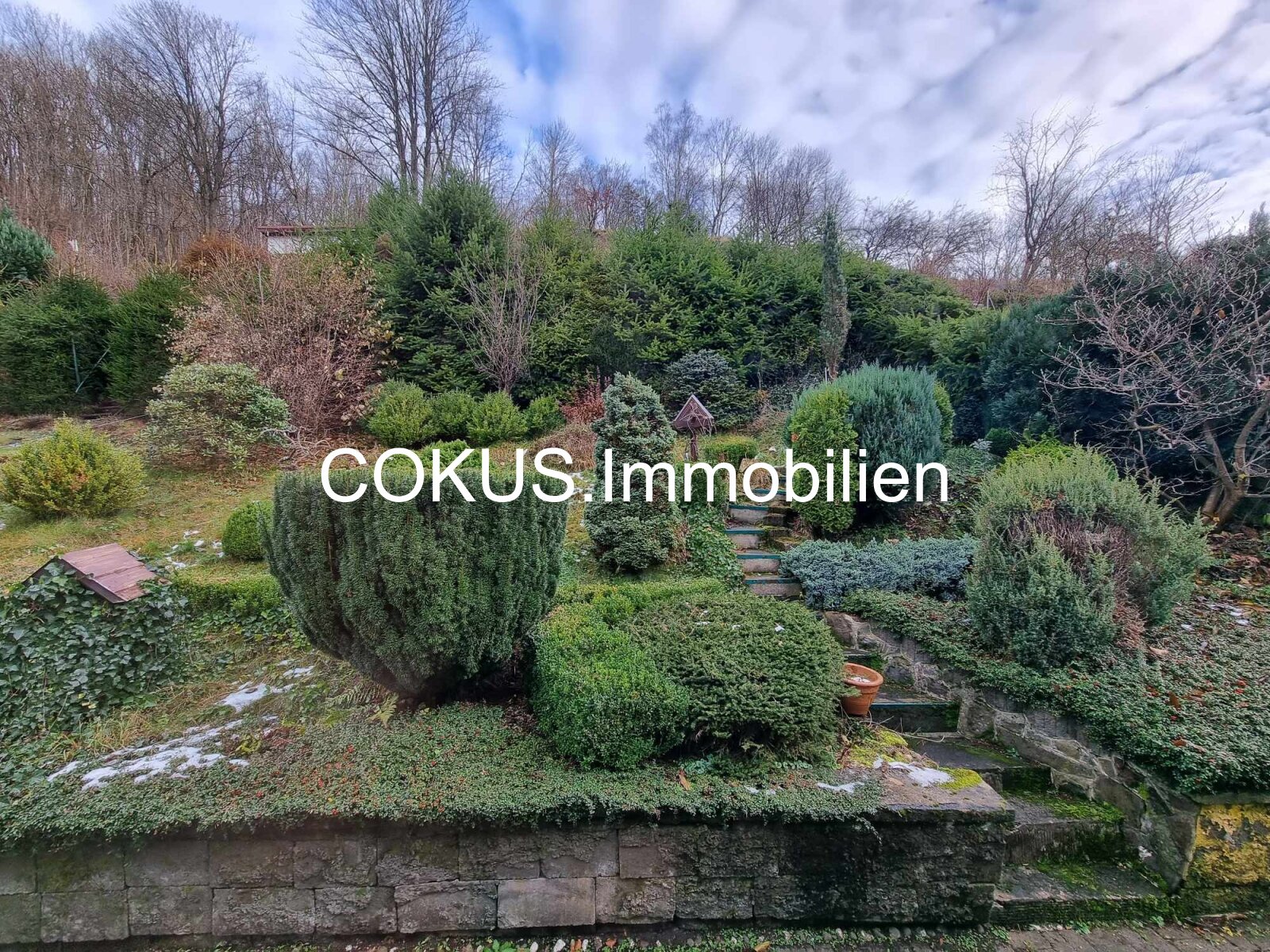 Behagliches Zuhause - größeres EFH mit Naturgarten und 3x Garage