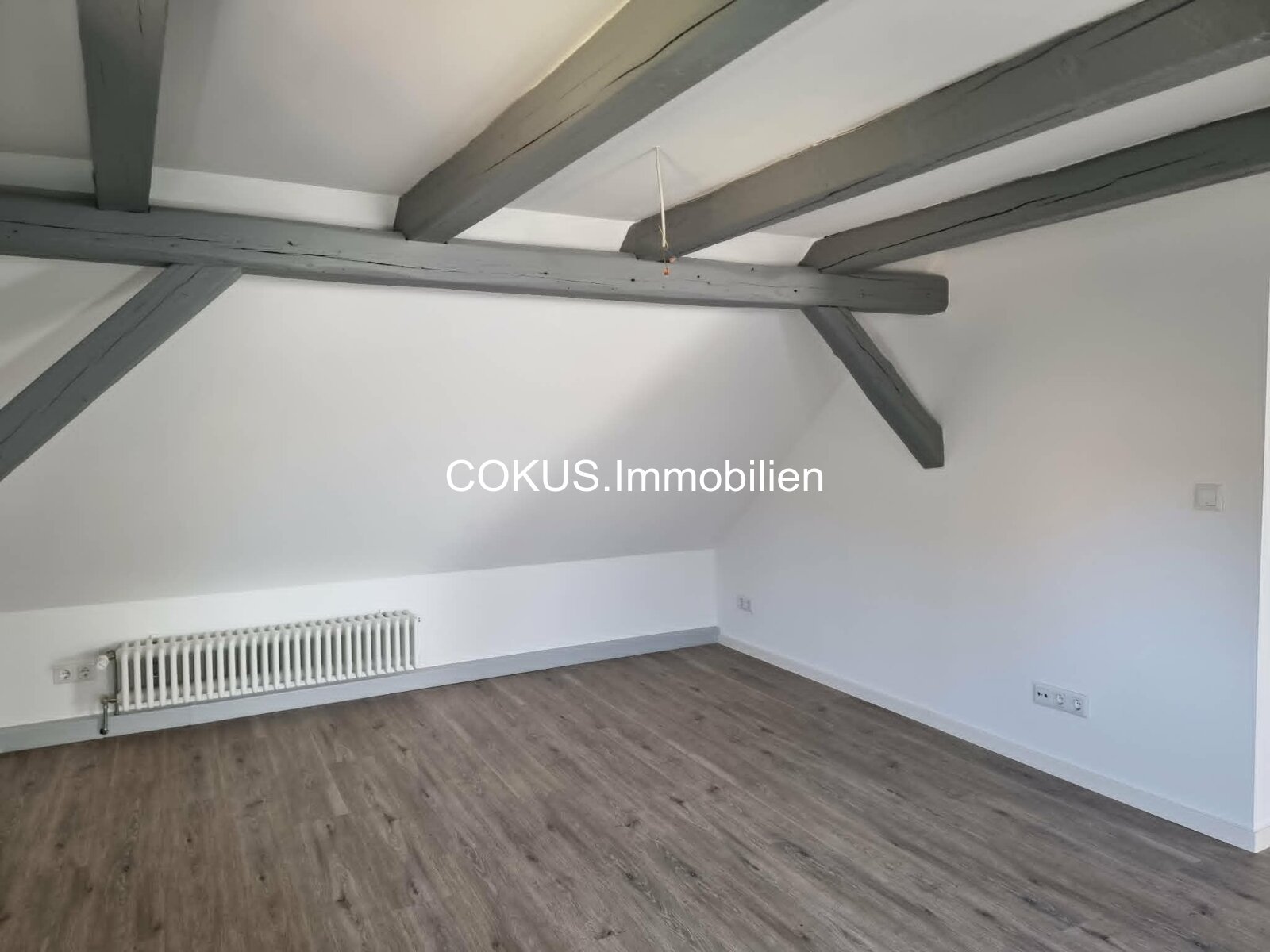 Altbau‑Charme, der dich jeden Tag abholt: Fachwerk & Dachgeschoss‑Feeling