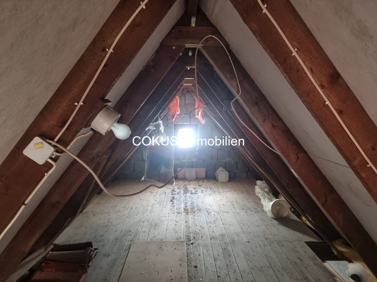 🏡 Freistehendes Einfamilienhaus mit Wintergarten – neues Bad, Keller, 586 m² eigener Grund
