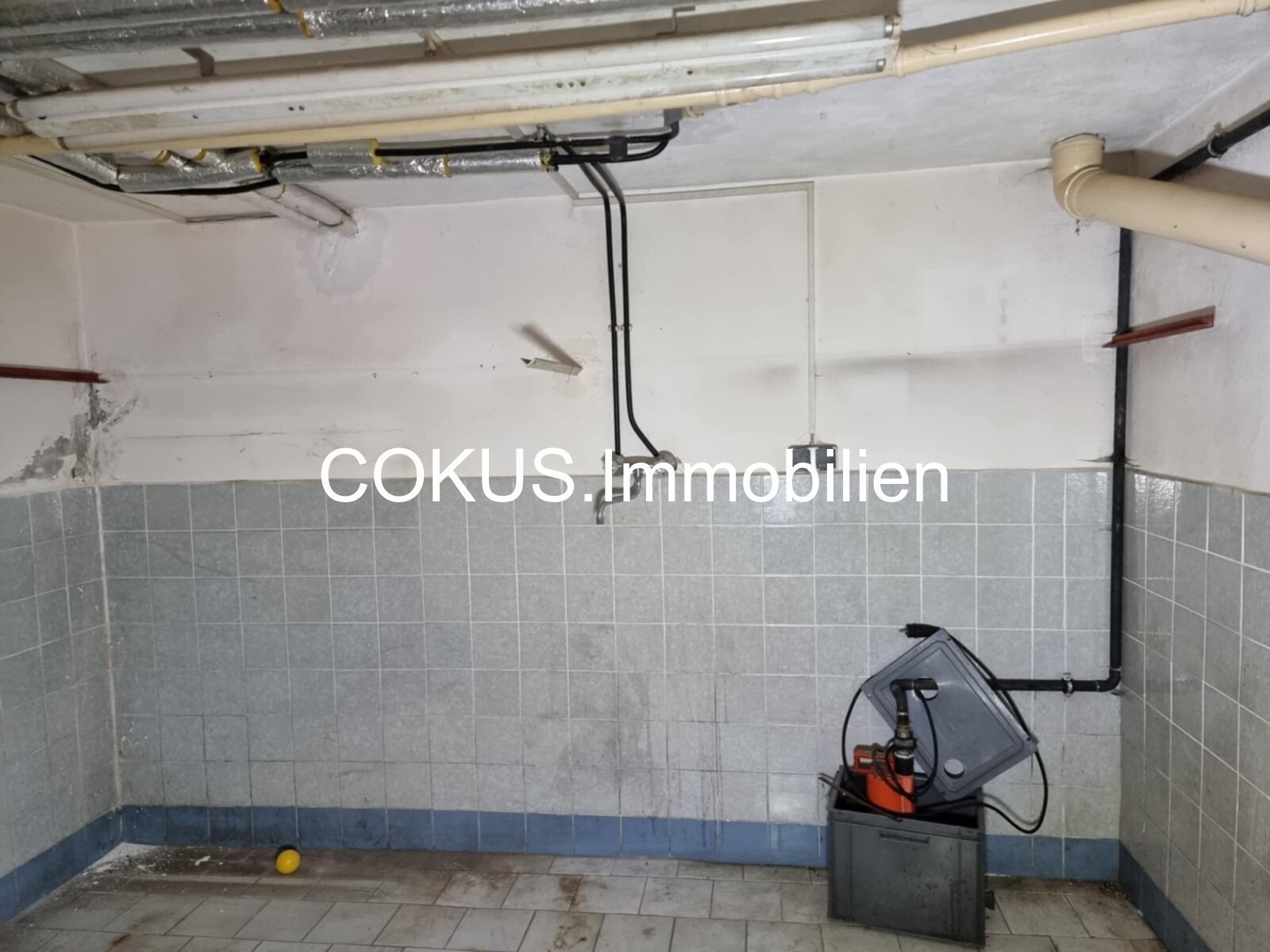 49.700 € für 151 m² mit Innengarage: Sanierungsprojekt in Fambach für Macher und Investoren