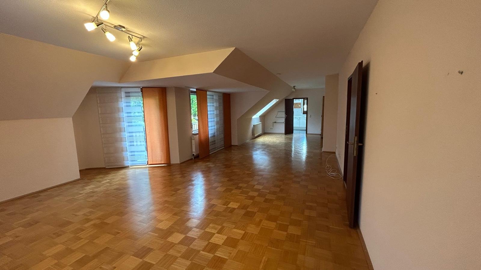 🏡 Oben angekommen: 133 m² Dachgeschoss ganz für sich – mit Garage und Stellplatz