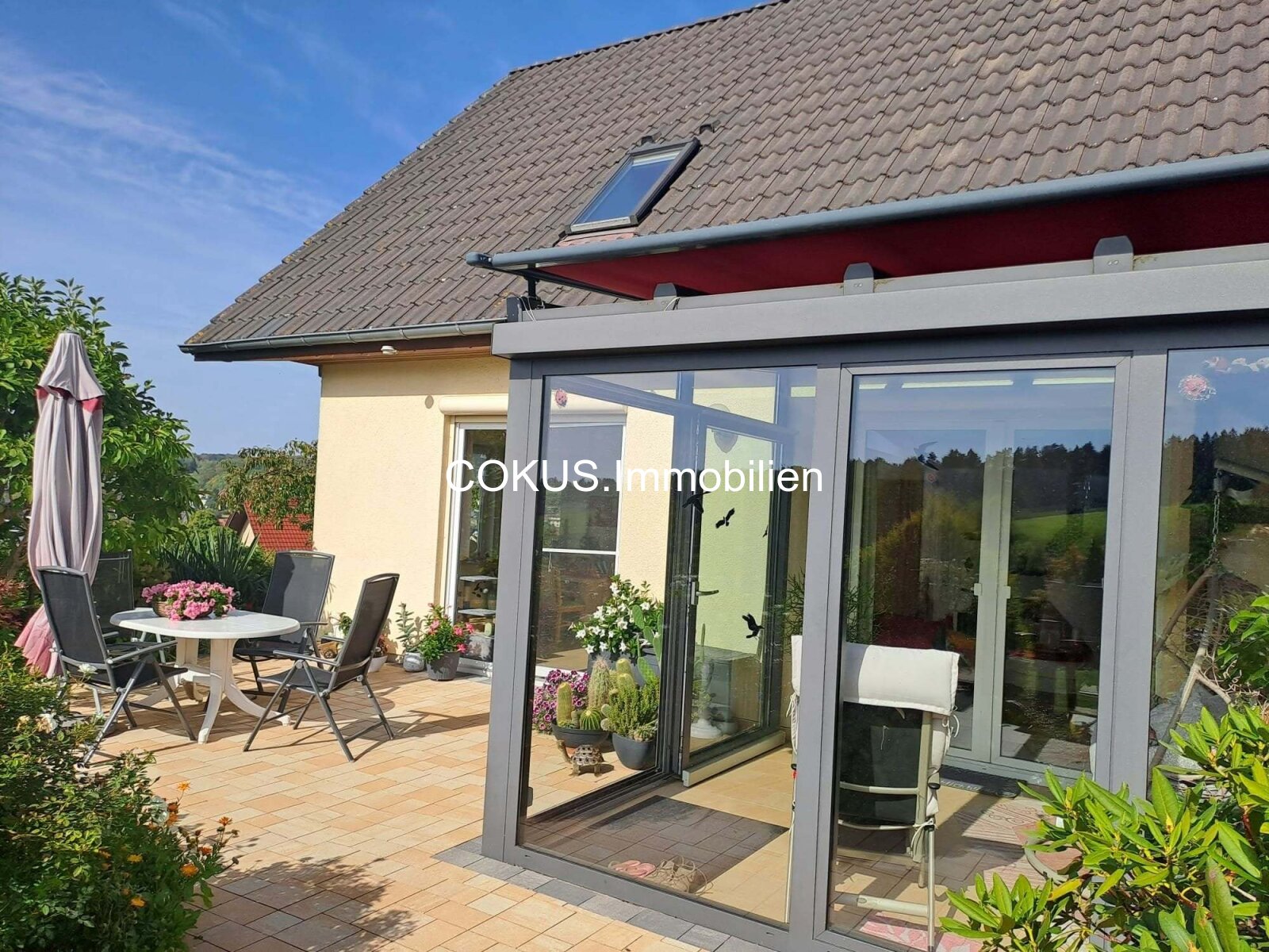 🏡 Ankommen mit Fernblick – gepflegtes Einfamilienhaus mit beheiztem Wintergarten und Heizkamin