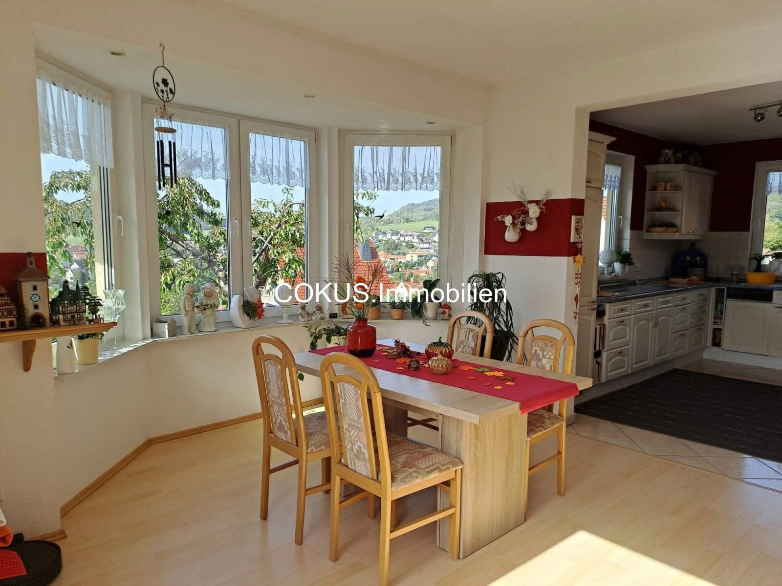 🏡 Ankommen mit Fernblick – gepflegtes Einfamilienhaus mit beheiztem Wintergarten und Heizkamin