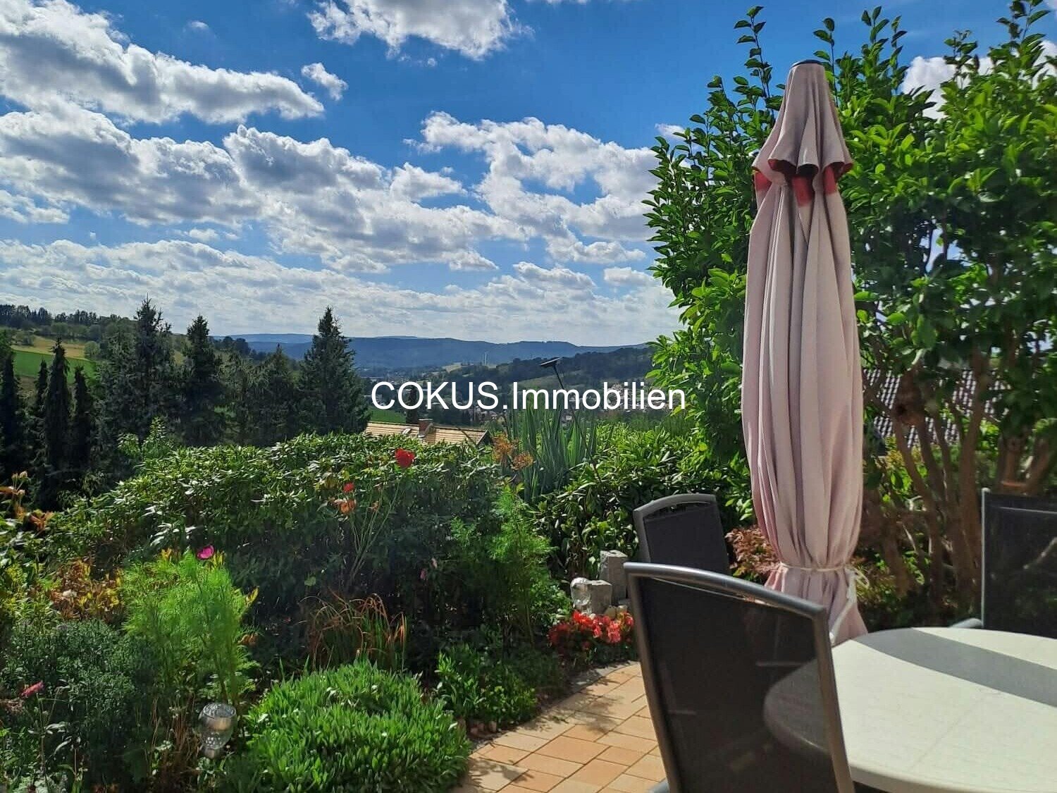 🏡 Ankommen mit Fernblick – gepflegtes Einfamilienhaus mit beheiztem Wintergarten und Heizkamin