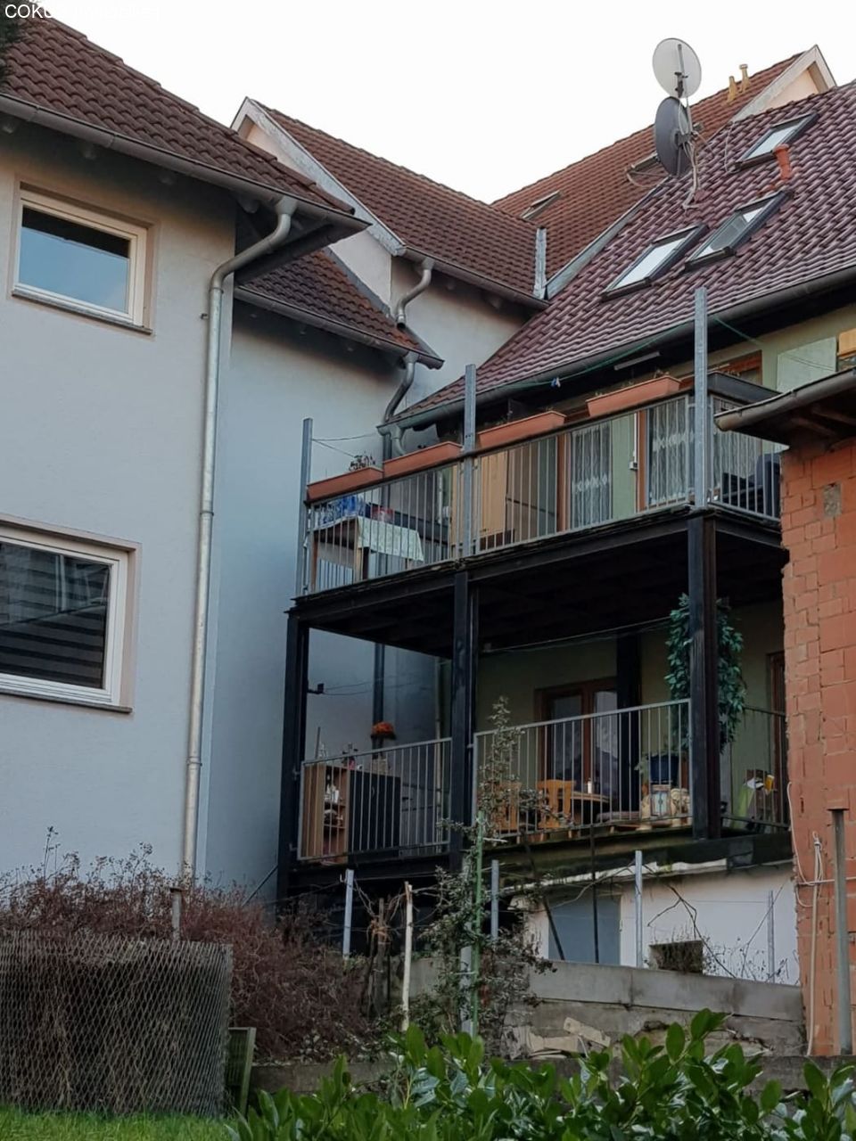 Rückansicht mit Balkon