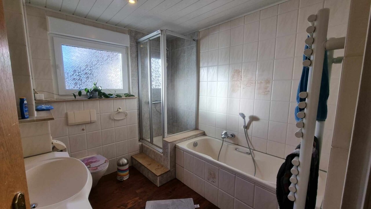 Gästebad im Erdgeschoss Gästebad im Erdgeschoss