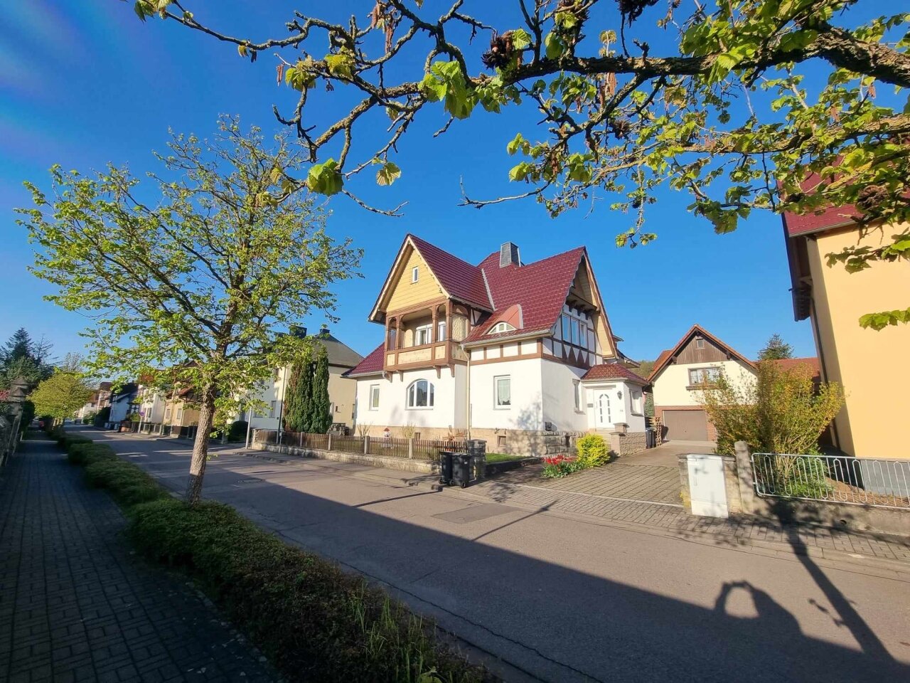 Haus mit Einfahrt Haus mit Einfahrt