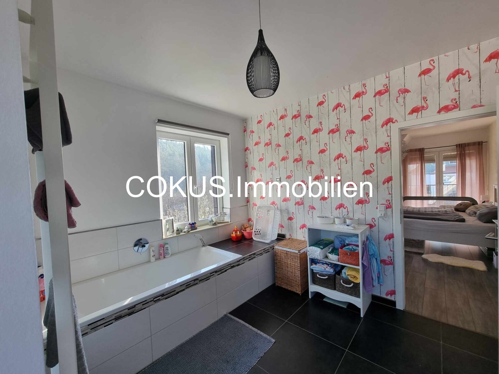 Bad en Suite Wanne mit beheizter Wickelauflage Bad en Suite Wanne mit beheizter Wickelauflage
