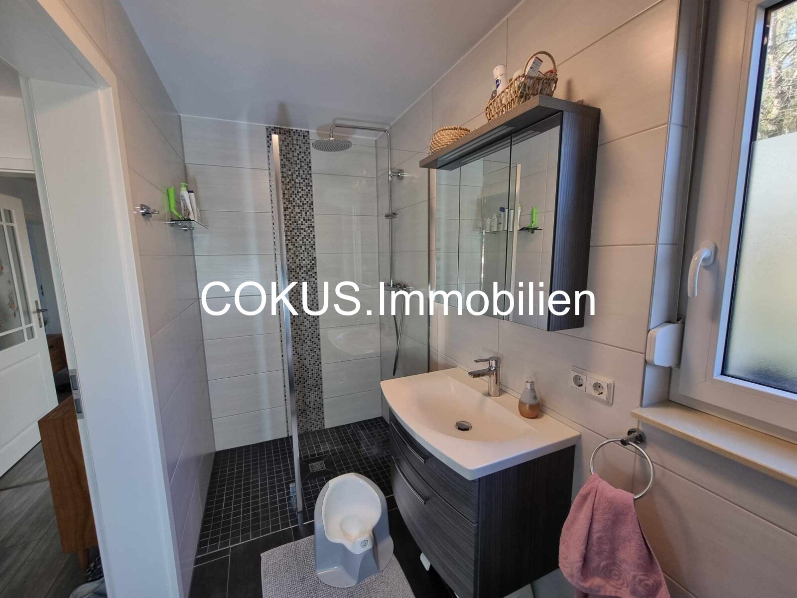 Bad im EG mit Dusche Bad im EG mit Dusche