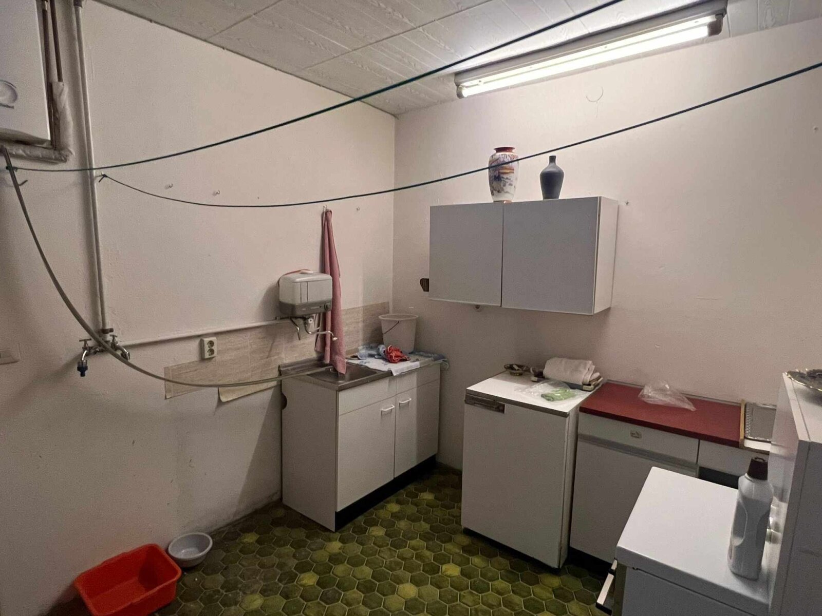 Waschküche im Kellergeschoss Waschküche im Kellergeschoss