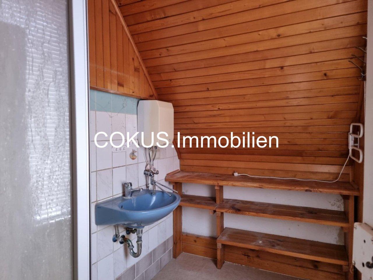 Bad mit Dusche im DG