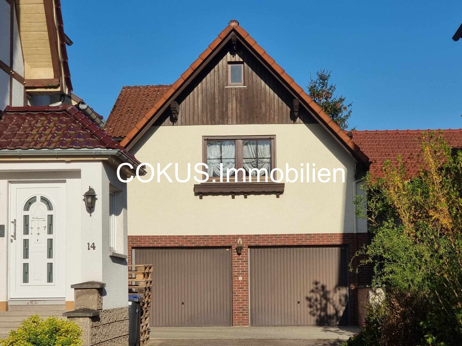 Neubau und Doppelgarage Neubau und Doppelgarage