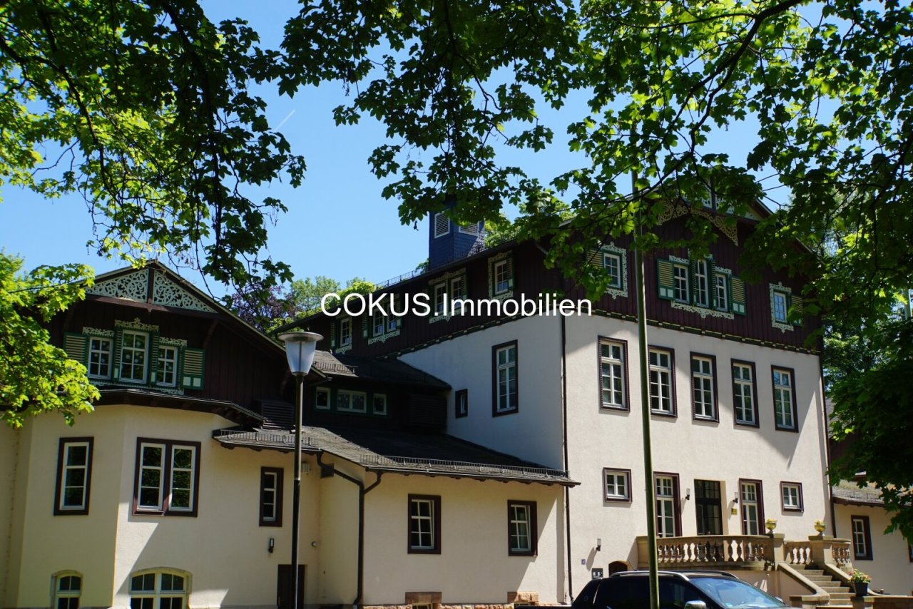 Schloss Sinnershausen in direkter Nachbarschaft