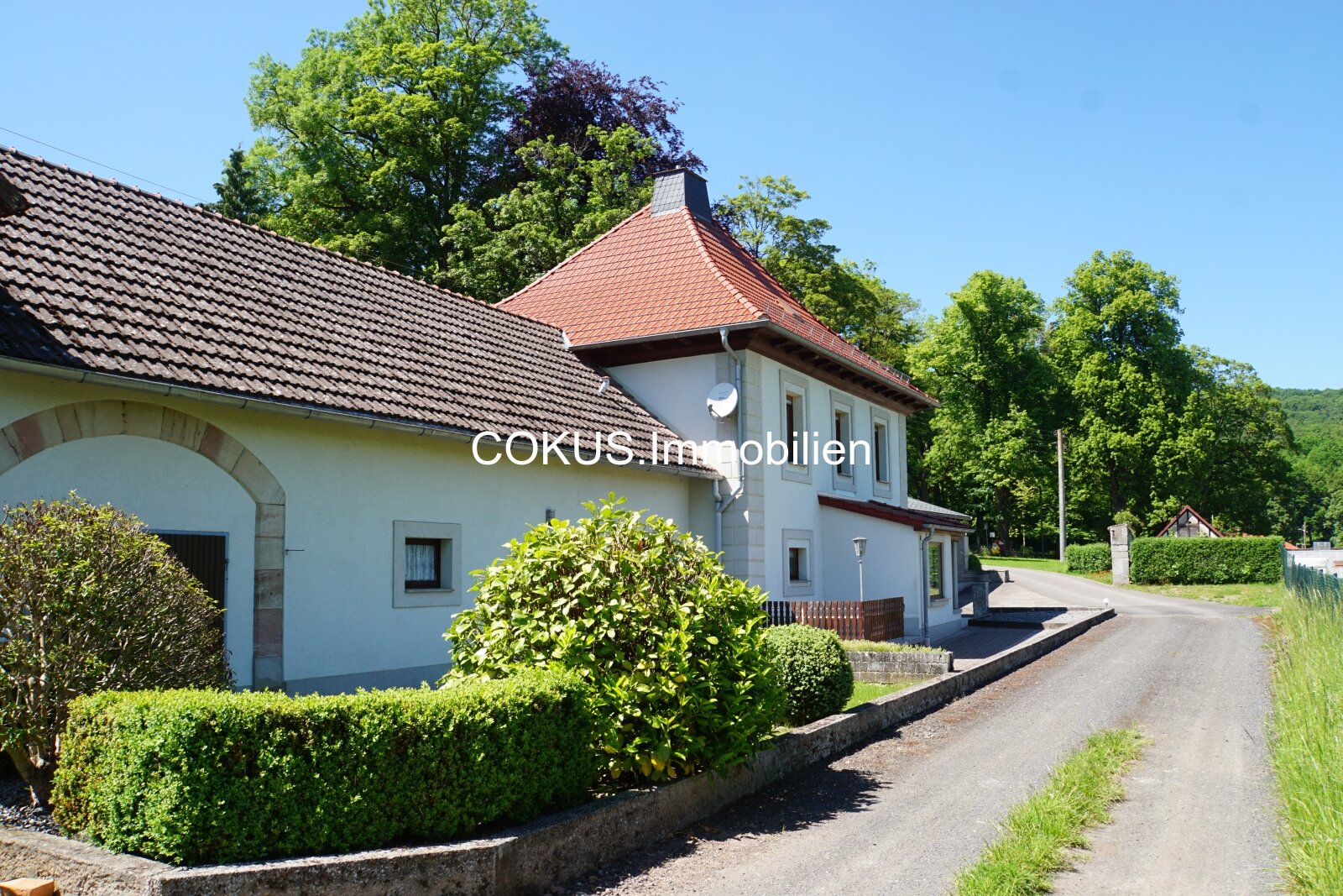 Solides Wohnhaus in ruhiger Ortslage von Hümpfershausen Solides Wohnhaus in ruhiger Ortslage von Hümpfershausen