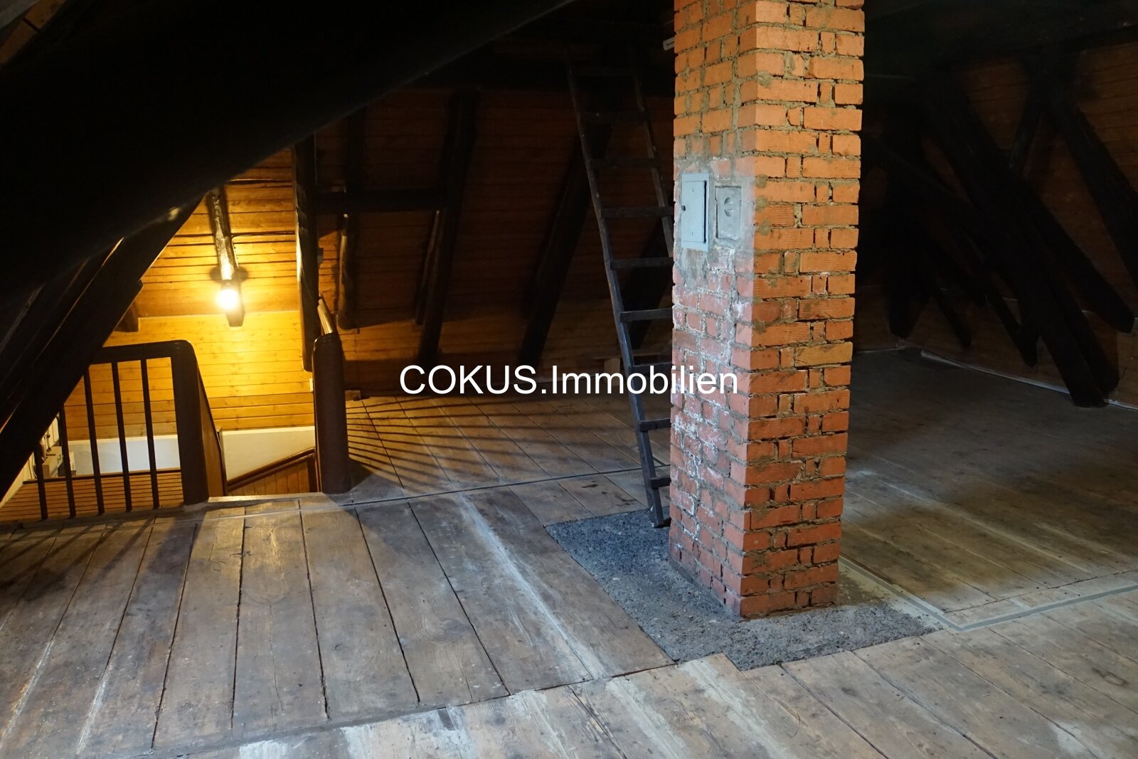 Spitzboden voller Potenzial für weitere Zimmer Spitzboden voller Potenzial für weitere Zimmer