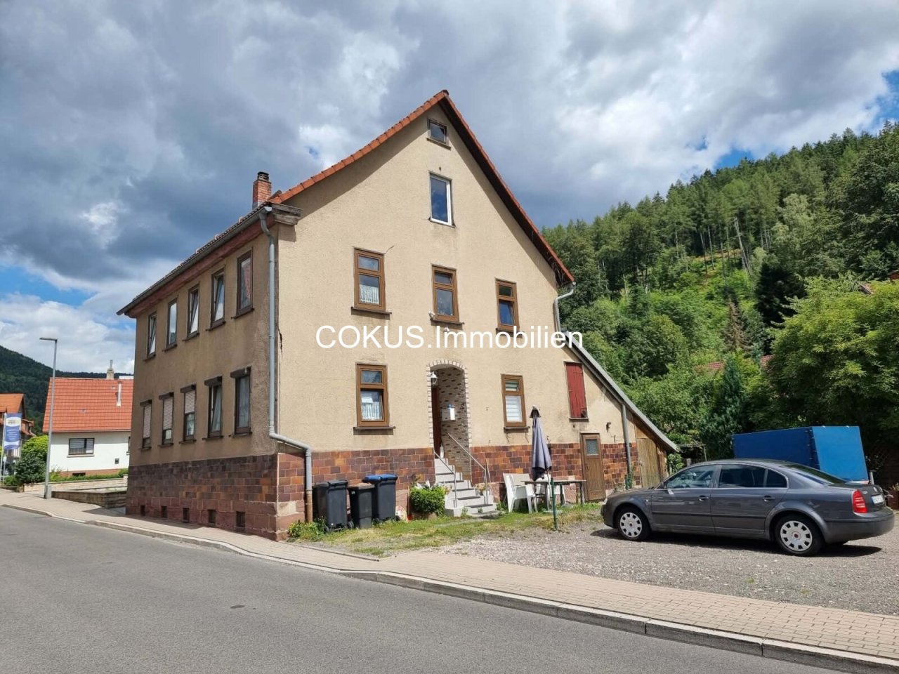 Ihr neues Zuhause am Fuße der Hallenburg