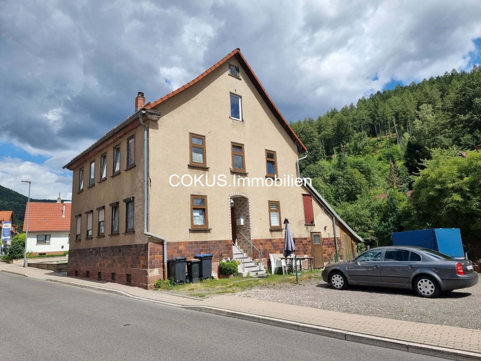 Ihr neues Zuhause am Fuße der Hallenburg Ihr neues Zuhause am Fuße der Hallenburg