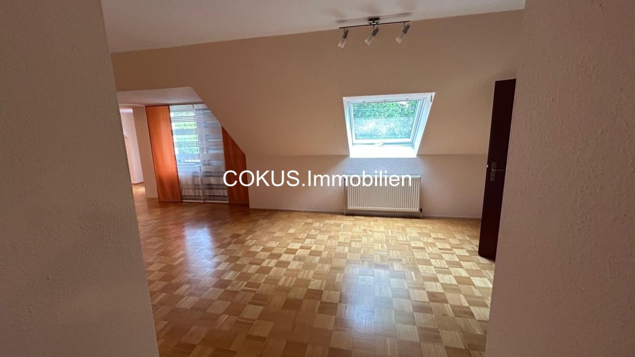 13 - Ruhiges Zimmer mit Dachfenster - zum Schlafen oder Arbeiten 13 - Ruhiges Zimmer mit Dachfenster - zum Schlafen oder Arbeiten