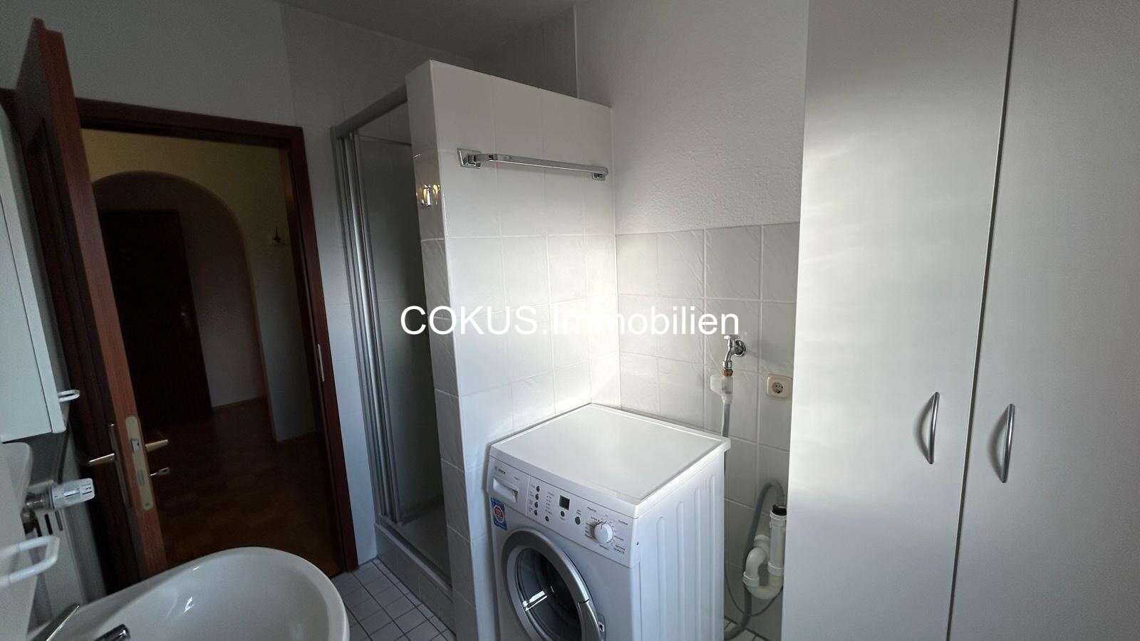 20 - Zweites Bad mit Dusche und Platz fuer die Waschmaschine 20 - Zweites Bad mit Dusche und Platz fuer die Waschmaschine