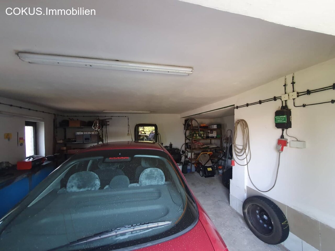 Garage im Nebengebäude